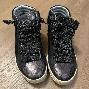 GOTTA GO!!!! EUC ✨ P448 sneakers size 37